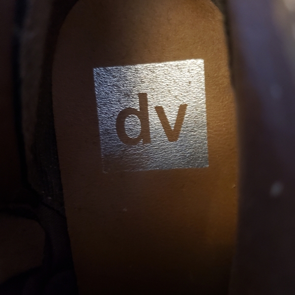 Light tan DV booties - Picture 3 of 7